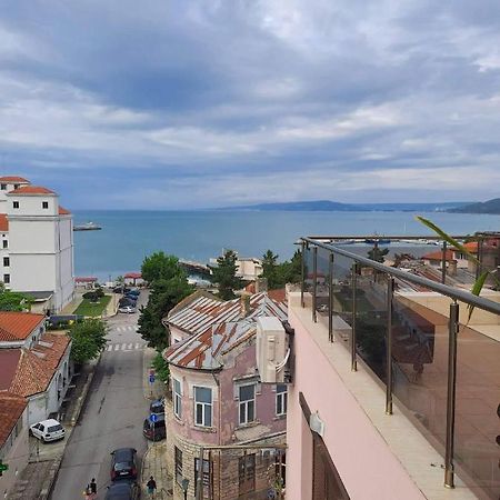 Апартамент Амира 3 Baltsjik Buitenkant foto