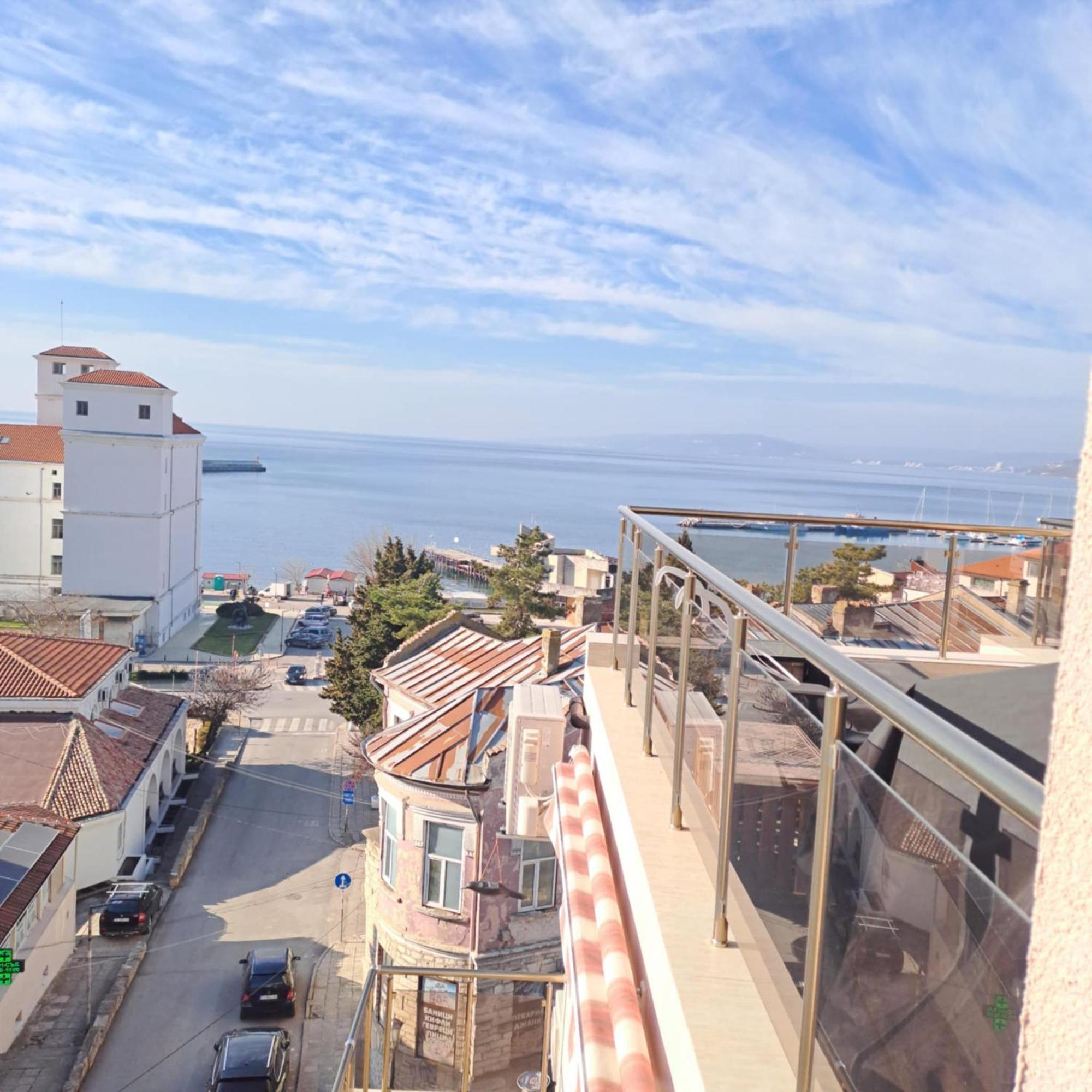 Апартамент Амира 3 Baltsjik Buitenkant foto